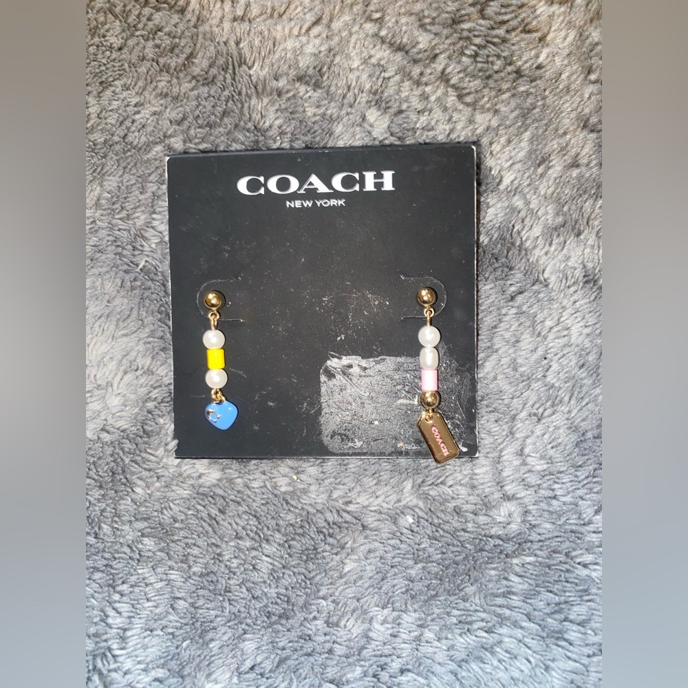 BNWT COACH Faux Pearl Signature Charm Mismatched Linear Earrings $75